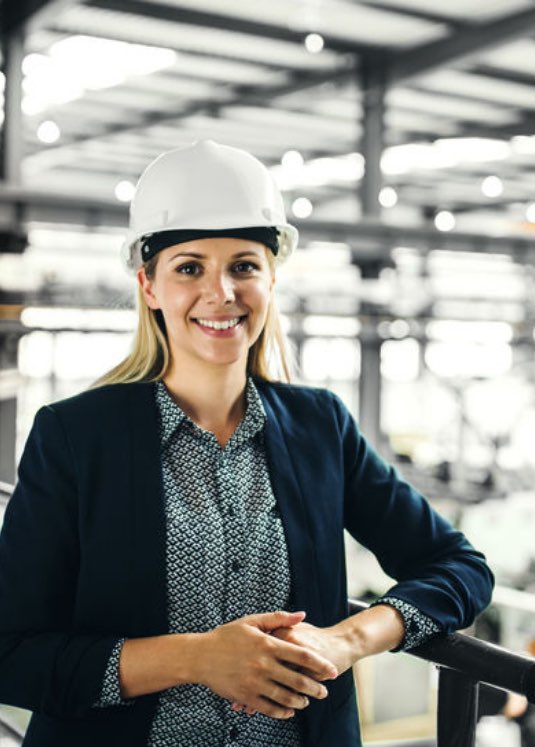 trabajadora sonriendo